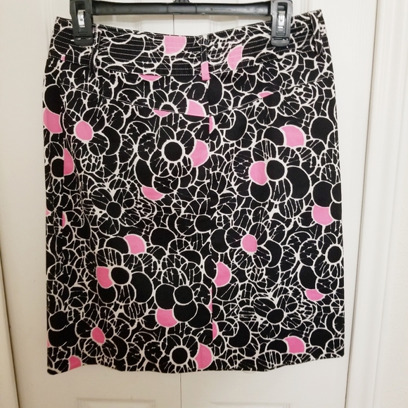Abstract, Pink & Black Skirt - Picture 2 of 7